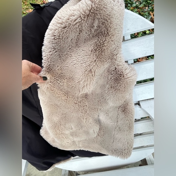 Surell Grey Faux Fur Jacket - Picture 4 of 8